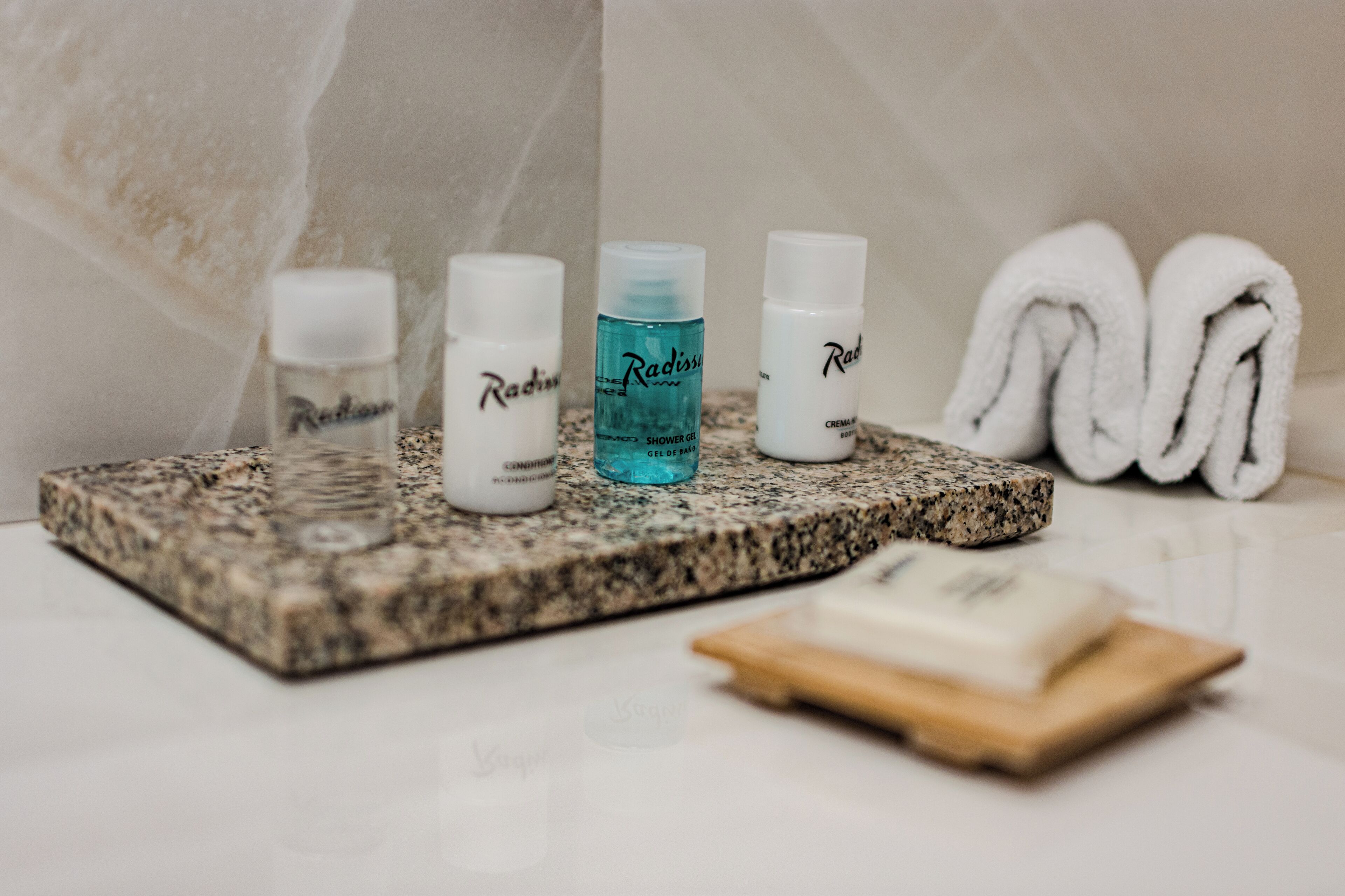 suite, 1 king bed, accessible, non smoking | bathroom | shower, free toiletries, hair dryer, towels