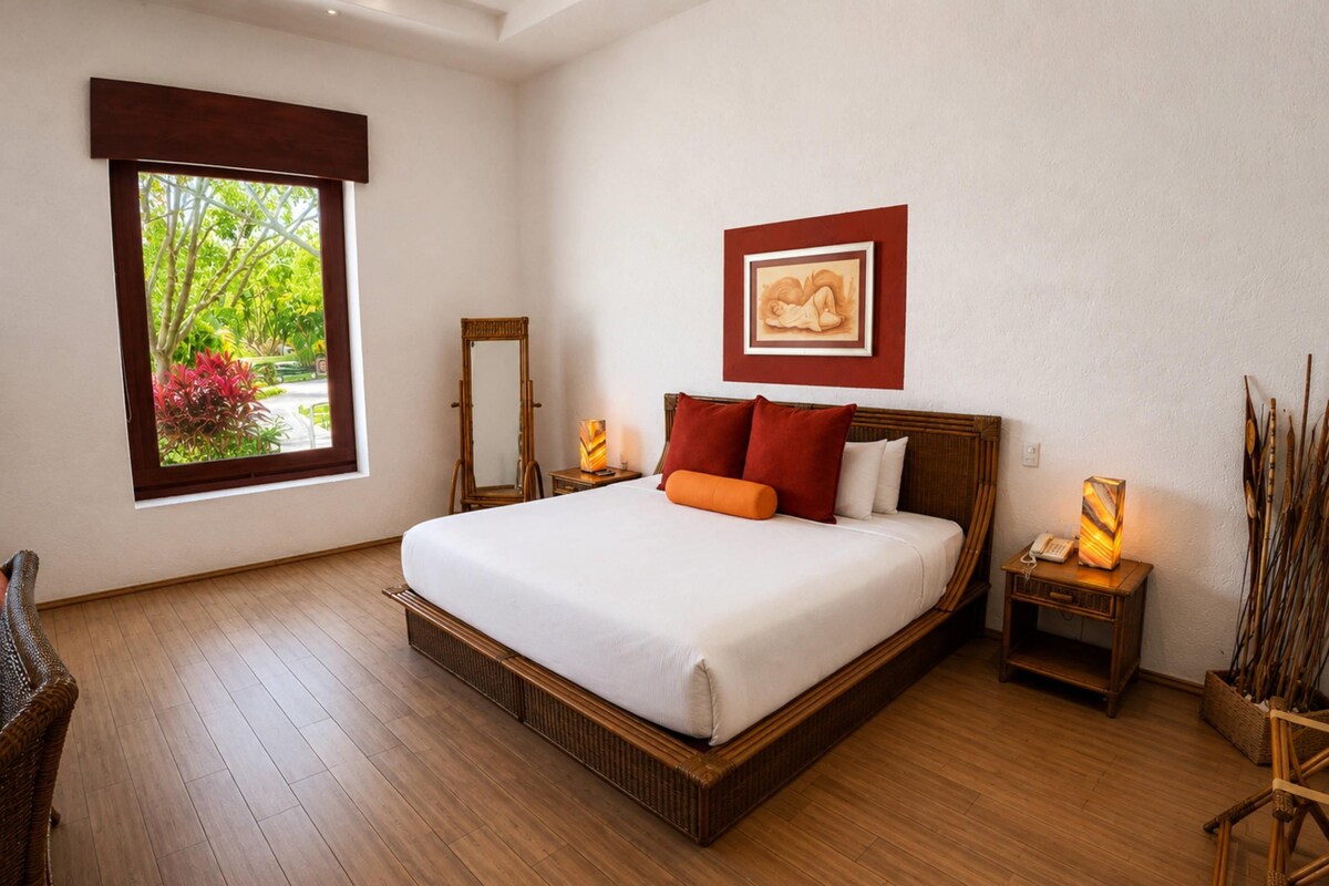 Suite - 1 kingsize-seng - handicapvenligt - ikke-ryger | Premium-sengetøj, dundyner, pengeskab på værelset, skrivebord