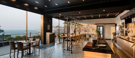 Petit déjeuner préparé sur commande (14 EUR par personne)