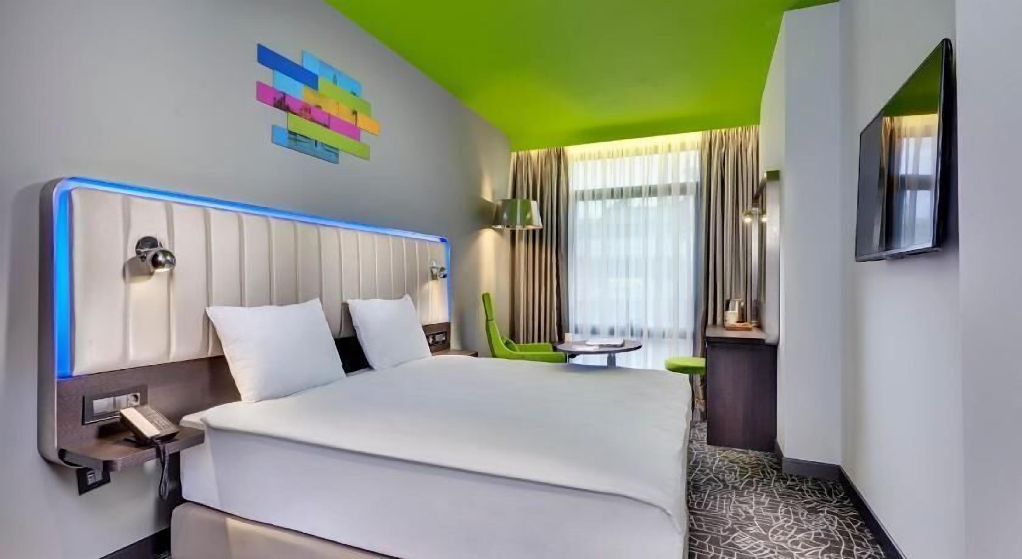 Literie de qualité supérieure, coffres-forts dans les chambres, bureau