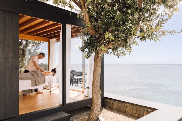 Ruang perawatan pasangan, pijat jaringan dalam, dan pijat pra-melahirkan