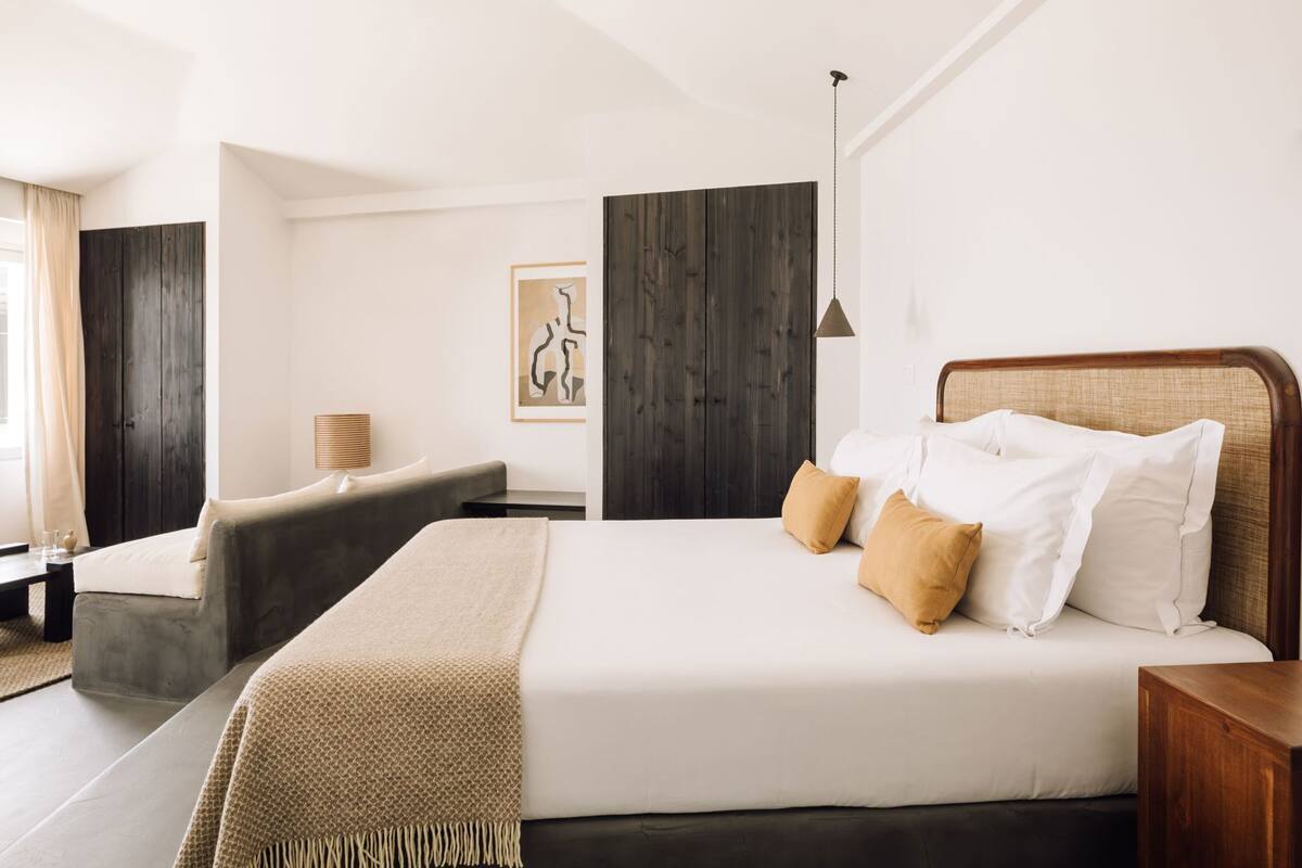 Premium bedding, memory foam beds, minibar, in-room safe