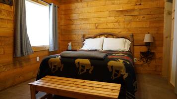 Cabin, Single Queen, Non Smoking (Aries) | 1 bedroom, individually decorated, individually furnished, free WiFi