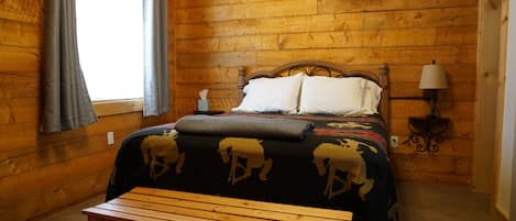 Cabin, Single Queen, Non Smoking (Aries) | 1 chambre, décoration personnalisée, ameublement personnalisé