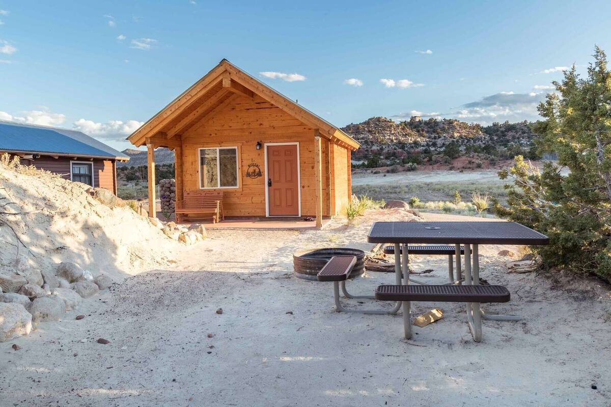 Cabin, Single Queen, Non Smoking (Aries) | WiFi (free), individually decorated, individually furnished, bed sheets