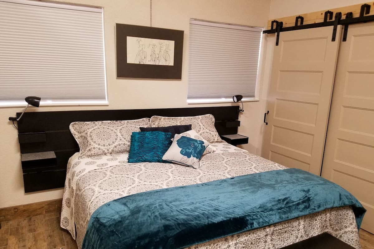 Vacation Home, Multiple Beds, Non Smoking (Lyra Vacation Home) | 1 bedroom, individually decorated, individually furnished, free WiFi