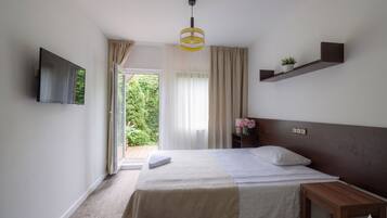 Soundproofing, iron/ironing board, free WiFi, bed sheets