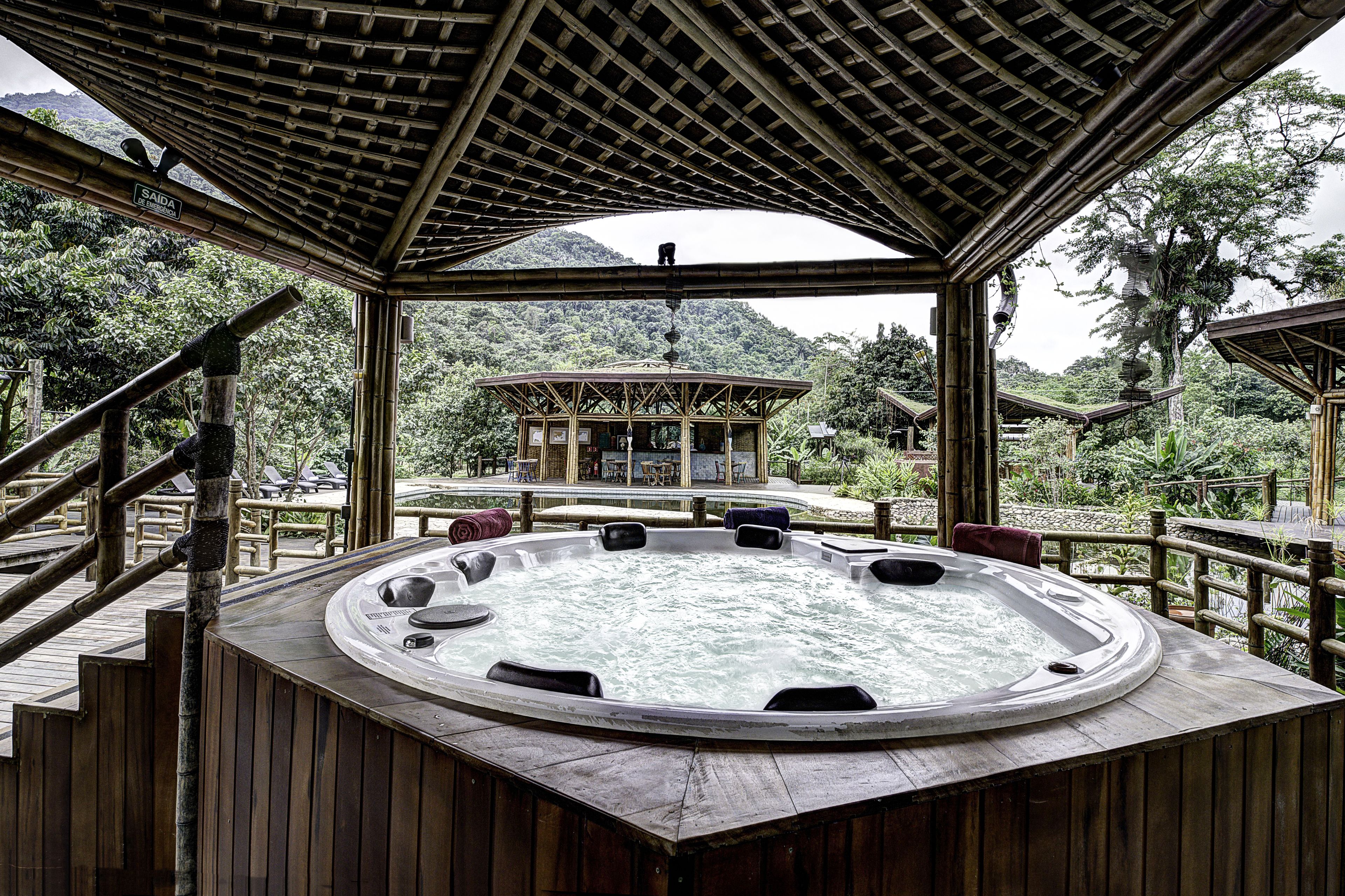 Bañera de hidromasaje exterior