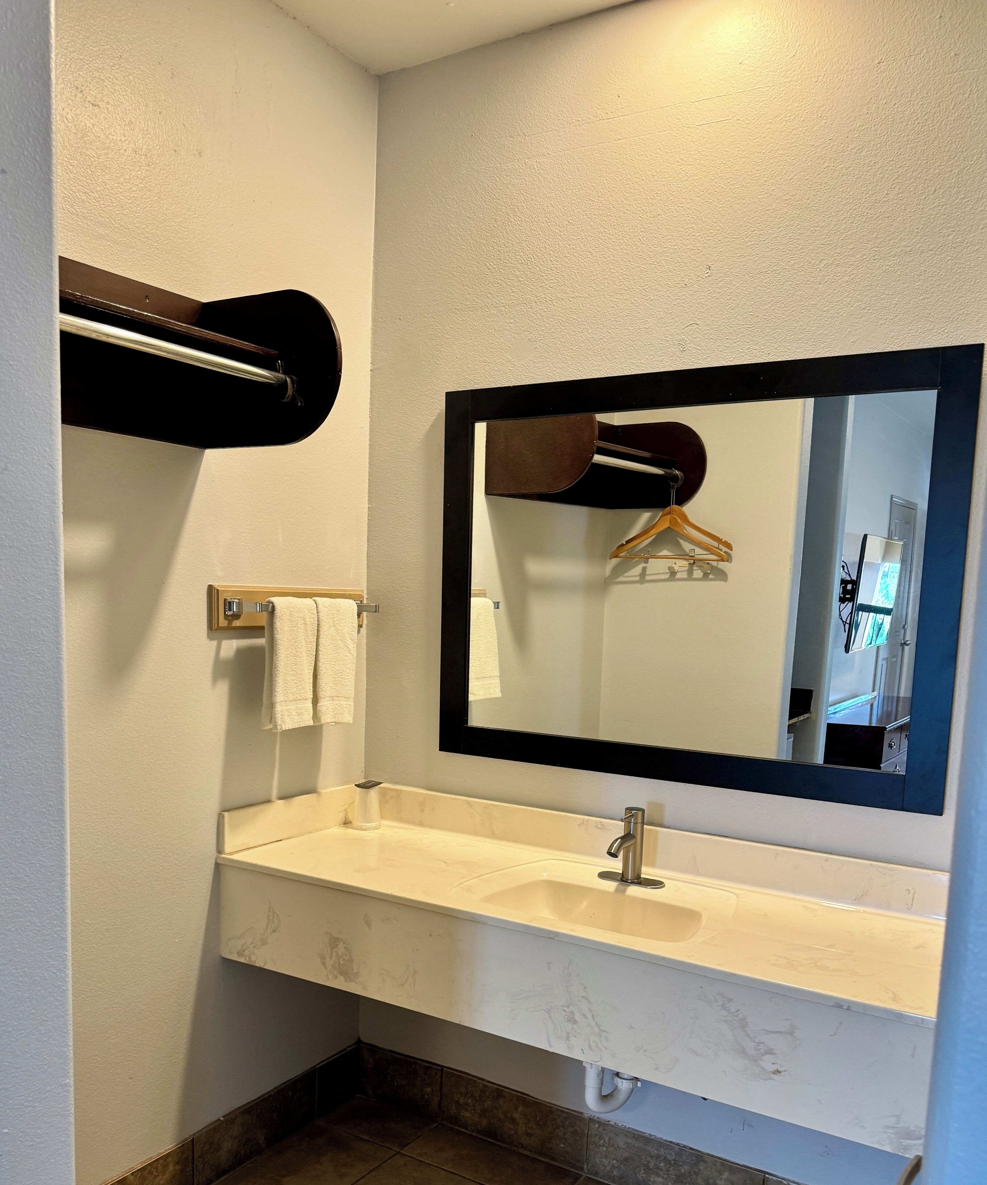 Photo - Texas Inn and Suites City Center at University Dr.