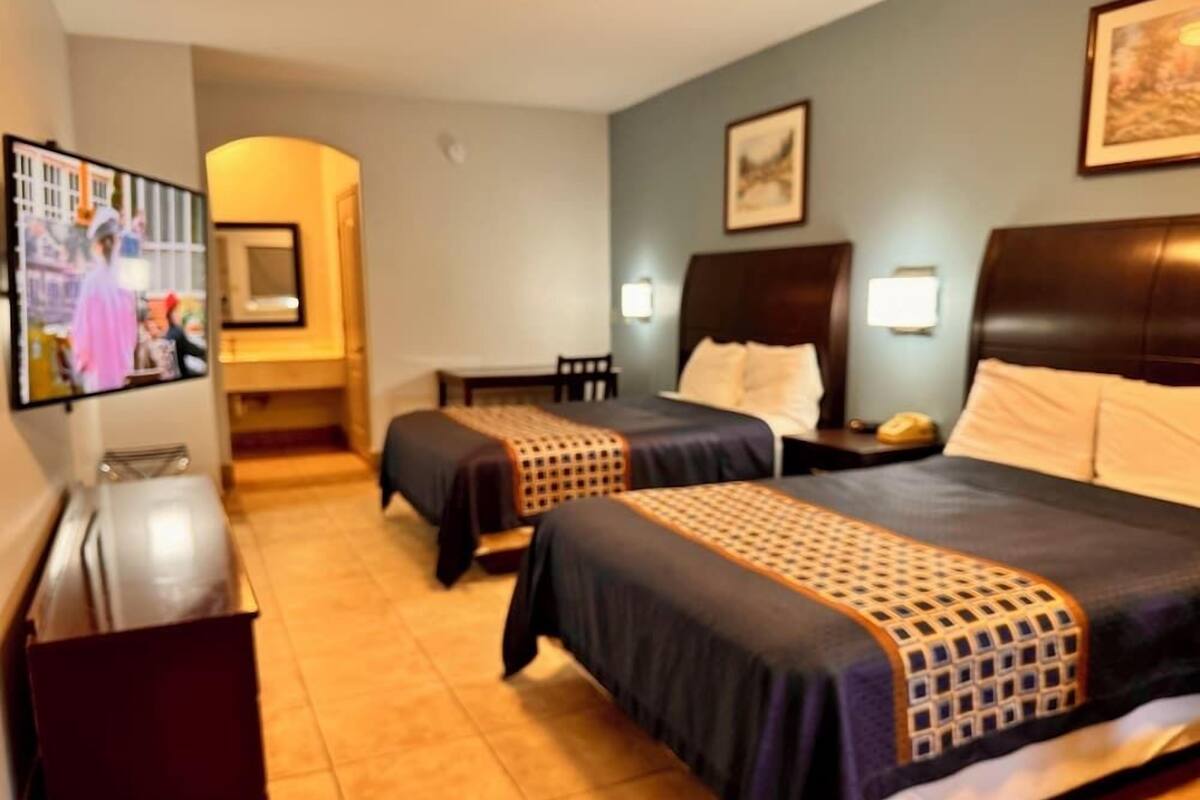 1 bedroom, premium bedding, desk, blackout drapes
