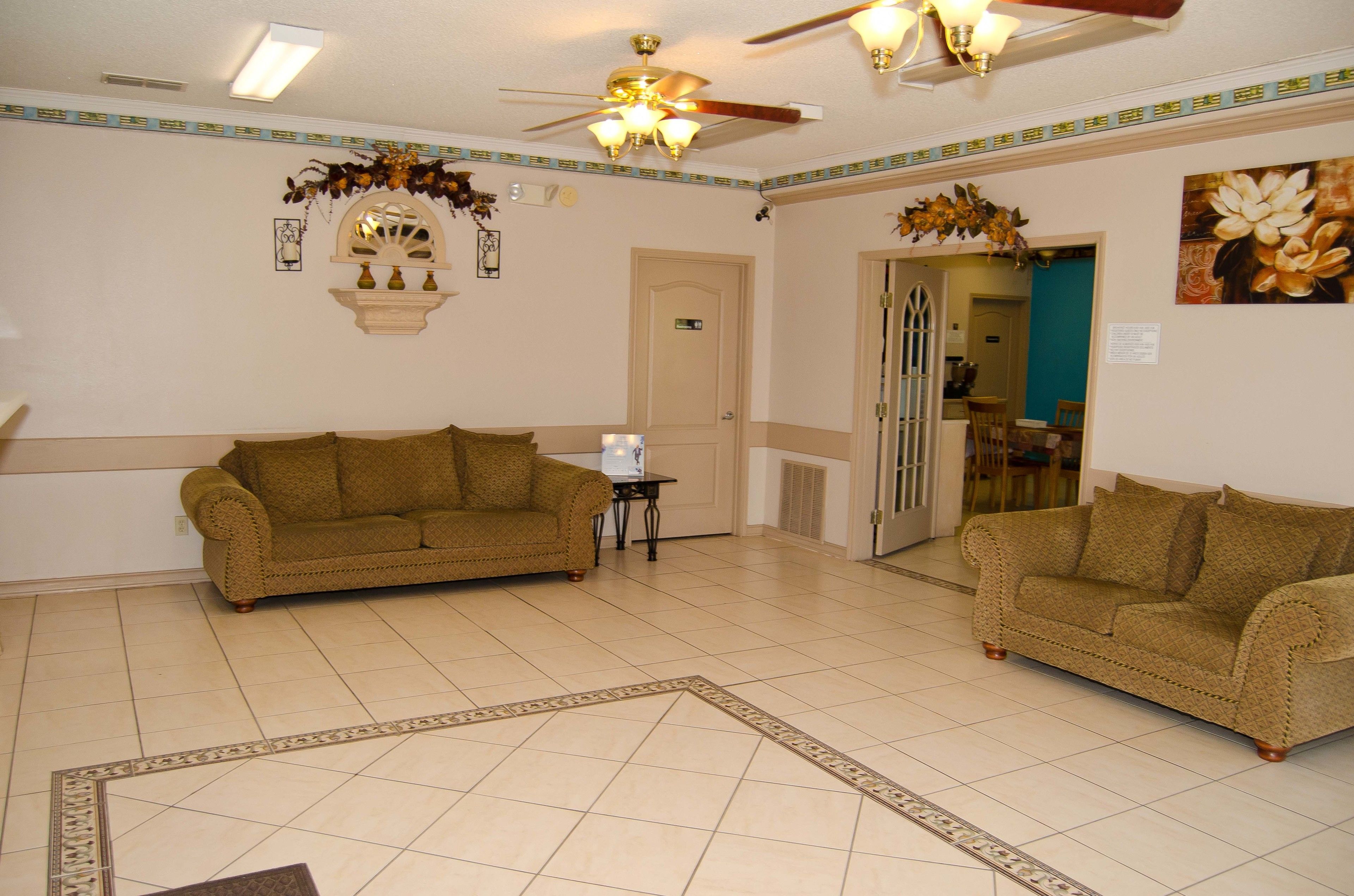 Photo - Texas Inn and Suites City Center at University Dr.