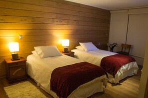 Ropa de cama de alta calidad, minibar, caja fuerte