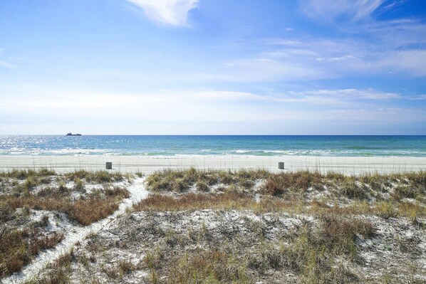 On the beach, white sand - Premier Townhomes by Panhandle Getaways (Panama City Beach)