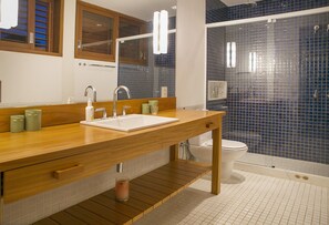 Apartment | Bathroom | Shower, hair dryer, towels - Villa Hermosa Buzios (Búzios)