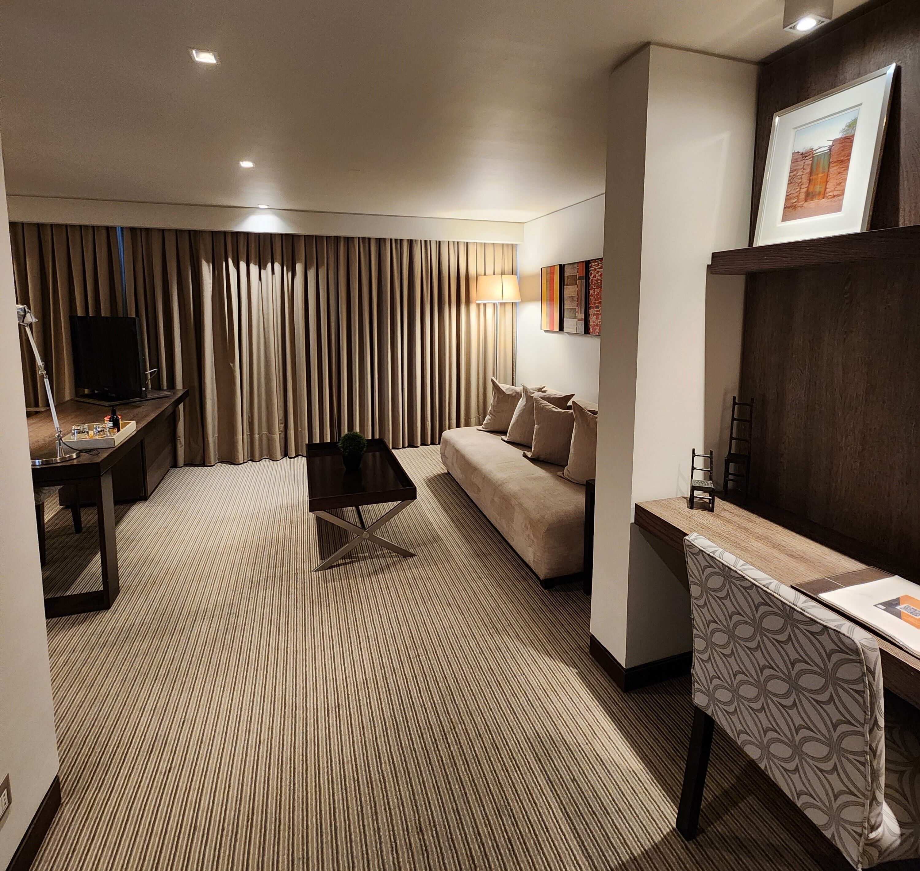 suite | living area | led tv