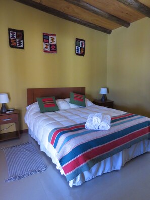 Chambre Standard double, 1 chambre, salle de bain privée | Accès au Wi-Fi (inclus), literie fournie