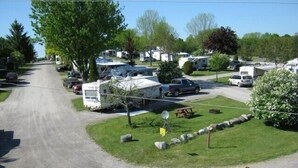 Property grounds - Brighton 401 KOA (Brighton)