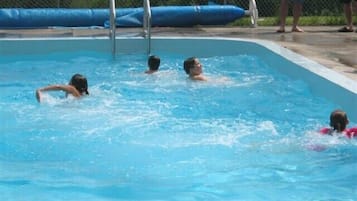 Kolam renang outdoor