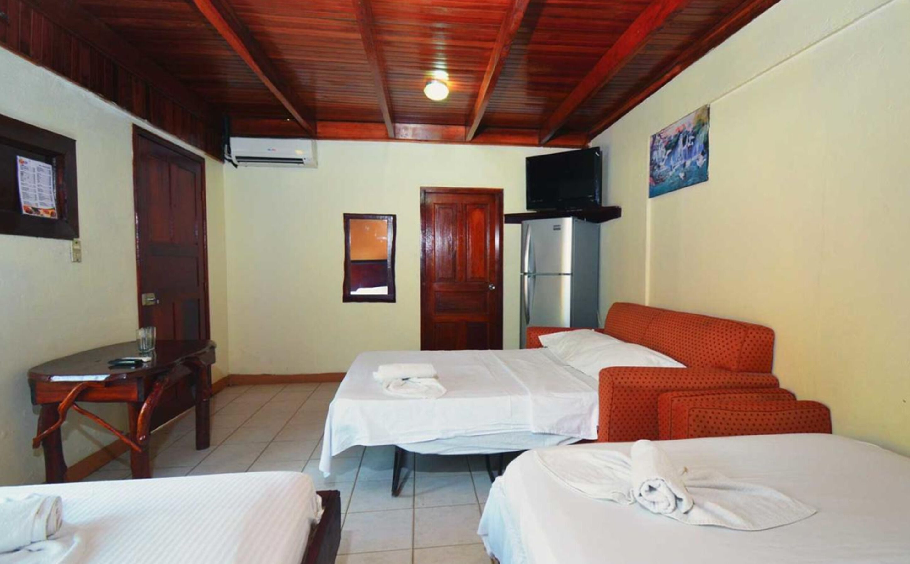 Quarto família, várias camas, geladeira | Frigobar, Wi-Fi de cortesia