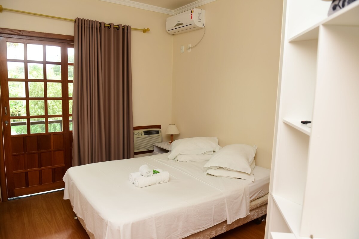 Minibar, Wi-Fi gratuit, draps fournis