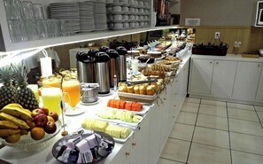 Päivittäinen buffetaamiainen (20 BRL per henkilö)