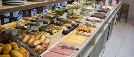 Petit déjeuner buffet compris tous les jours
