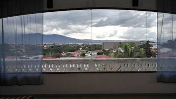 8 bedrooms, desk, iron/ironing board, free cots/infant beds