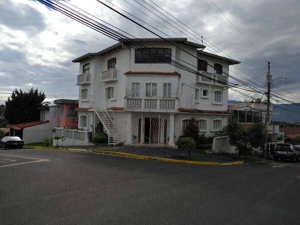 Fachada da propriedade