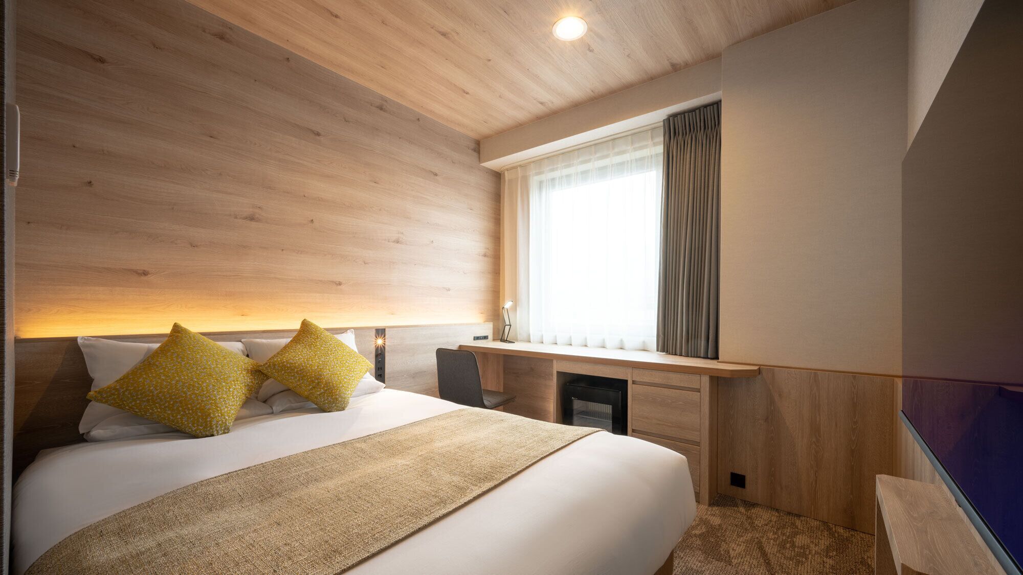 Premium Semi Double Room, Non Smoking | Desk, laptop workspace, free WiFi, bed sheets