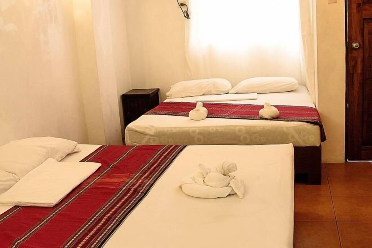 Wifi gratis, decoración personalizada y muebles diferentes 