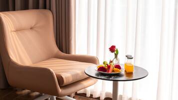 Premium bedding, down duvets, minibar, in-room safe