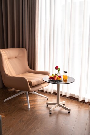 Suite | Premium bedding, down duvets, minibar, in-room safe - Eden Hue Hotel (Hue)