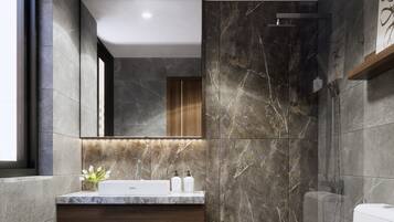 Superior-Doppelzimmer | Badezimmer | Dusche, Regendusche, kostenlose Toilettenartikel, Haartrockner