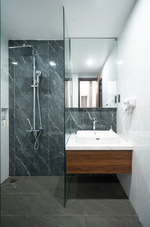 Superior Double Room | Bathroom