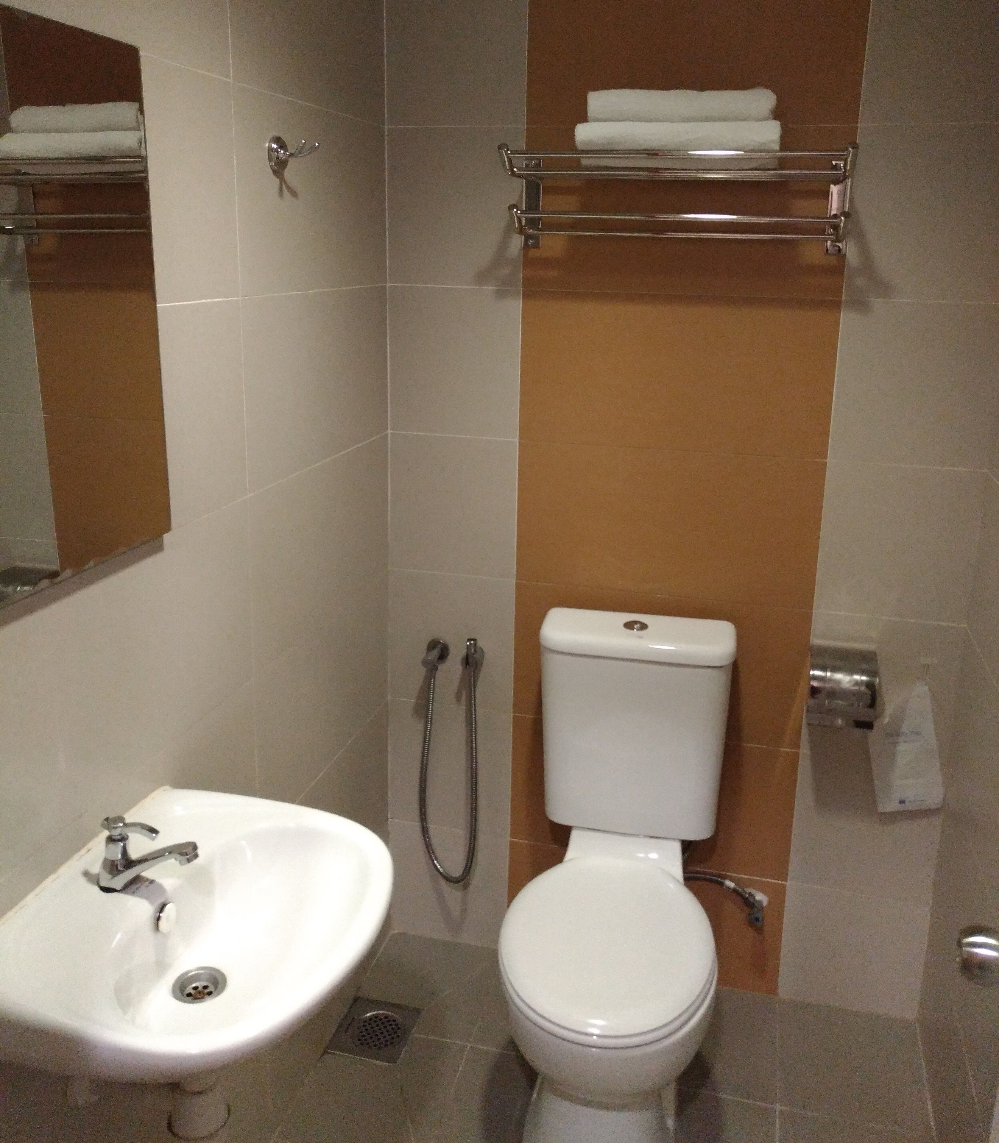 twin room | bathroom | shower, free toiletries, hair dryer, slippers