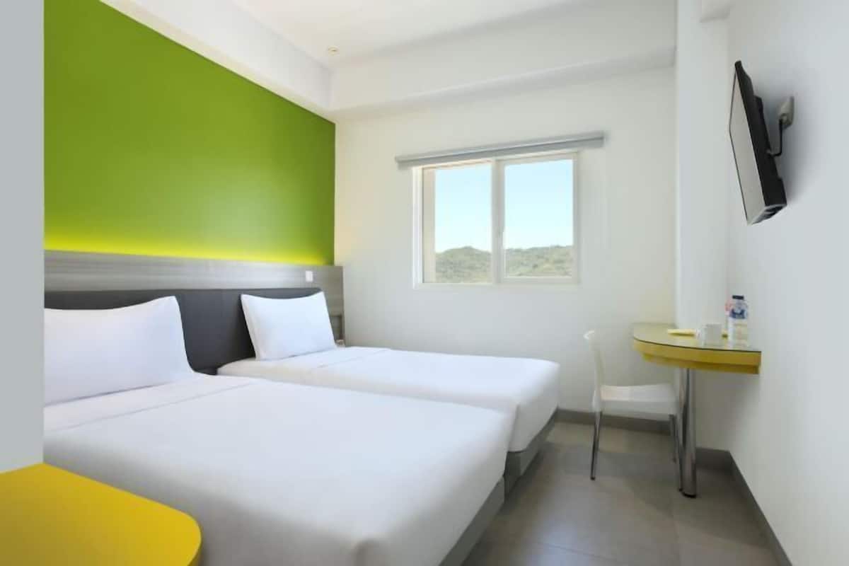 In-room safe, desk, soundproofing, free WiFi