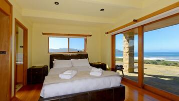 Panoramic House, 3 Bedrooms, Ocean View, Beachfront | 3 bedrooms, desk, soundproofing, iron/ironing board