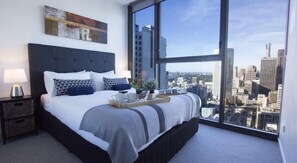 Desk, soundproofing, iron/ironing board, free WiFi - Carlson CBD Apartments (Melbourne)