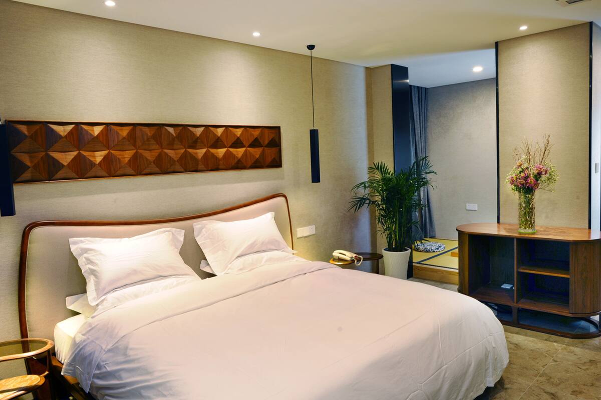 Phòng Deluxe, quang cảnh vườn | Minibar, bàn, màn/rèm cản sáng, truy cập Internet không dây miễn phí