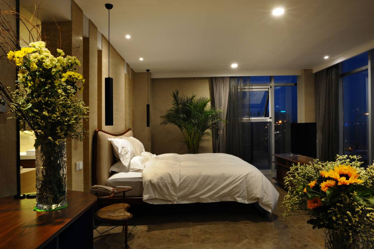 Phòng Deluxe (180°Sea View) | Minibar, bàn, màn/rèm cản sáng, truy cập Internet không dây miễn phí