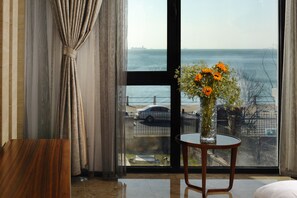 Phòng Deluxe (90°Sea View) | Quang cảnh từ phòng