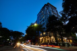 Front of property - evening/night - The Bloom Classic - Hotel and Bistro (Hanoi)