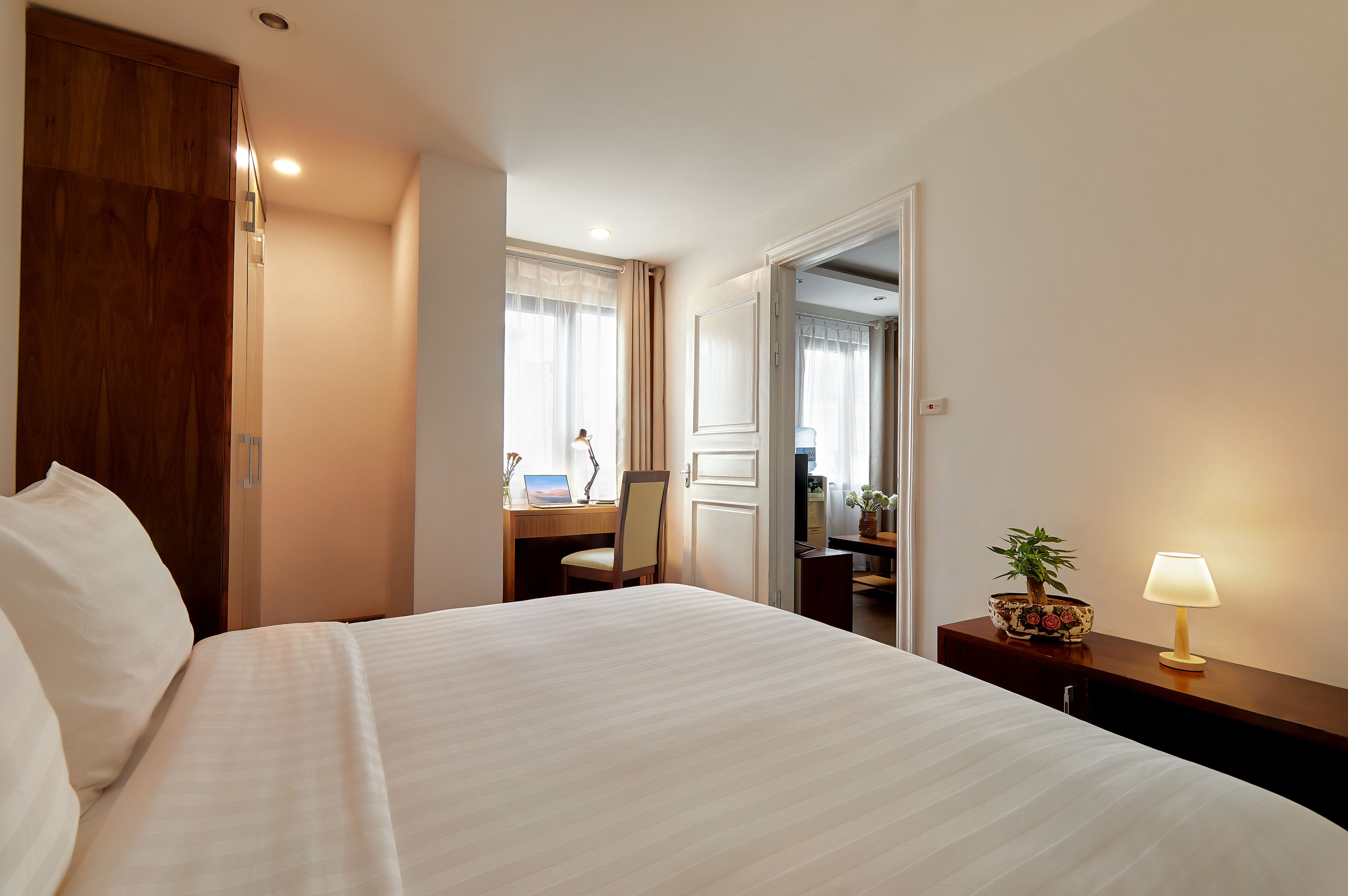 penthouse | 1 bedroom, in-room safe, desk, laptop workspace