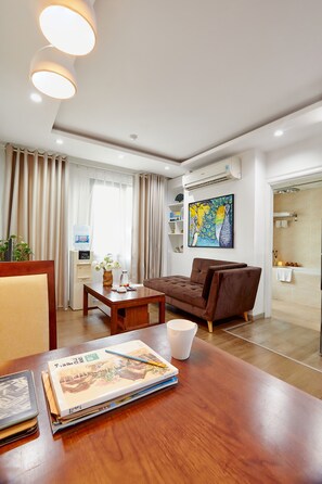 Living area - The Bloom Classic - Hotel and Bistro (Hanoi)