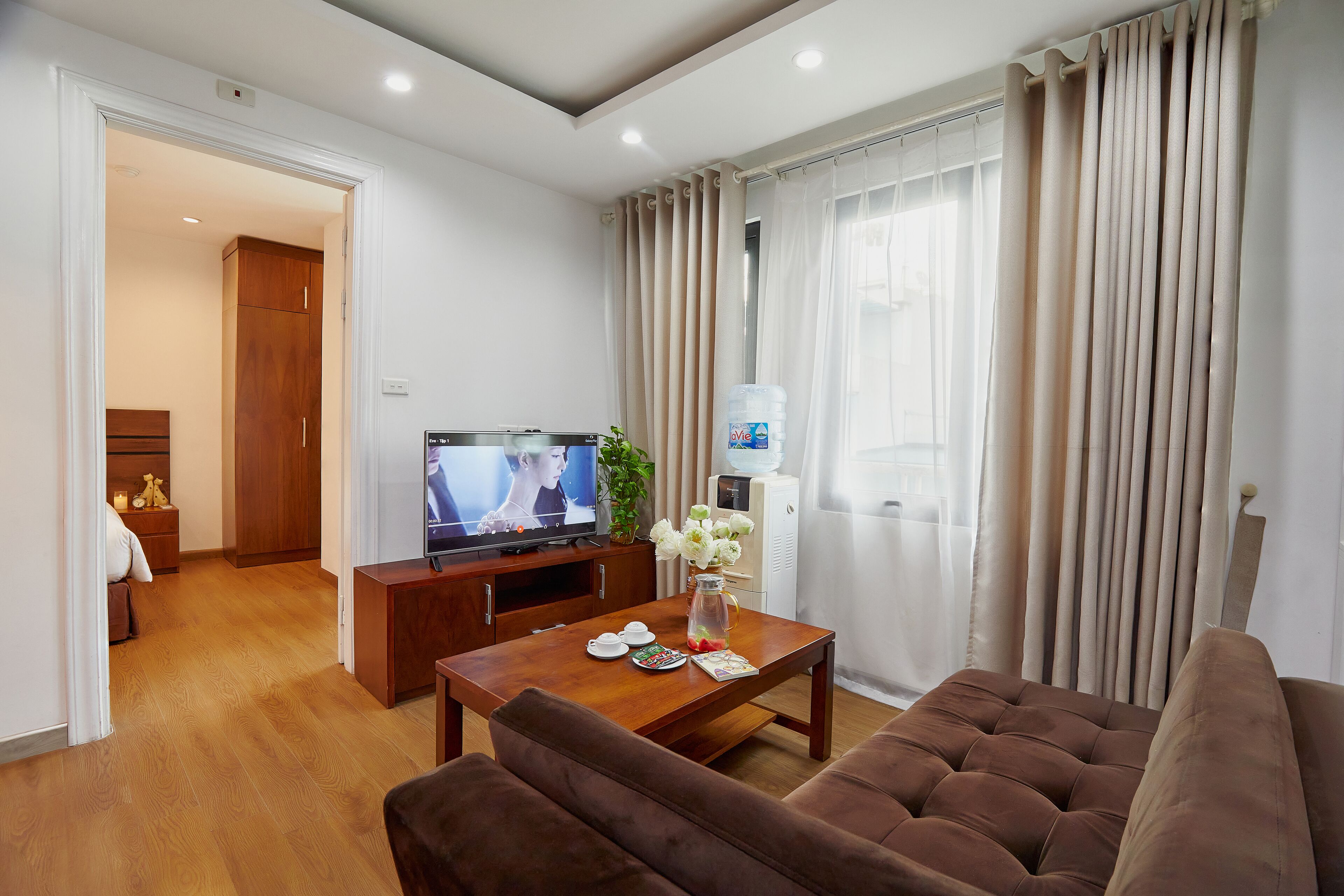 penthouse | living room | 49-inch lcd tv with cable channels, tv