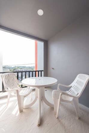 Habitación de lujo con 2 camas individuales | Balcón
