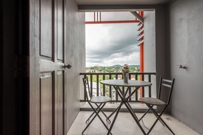 Luxury Twin Room | Balcony