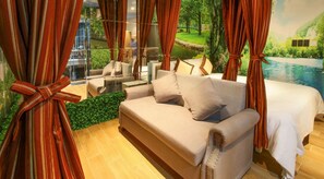Dream Cine | Living area | LCD TV - Bonita THT Hotel - Adults Only (Ho Chi Minh City)