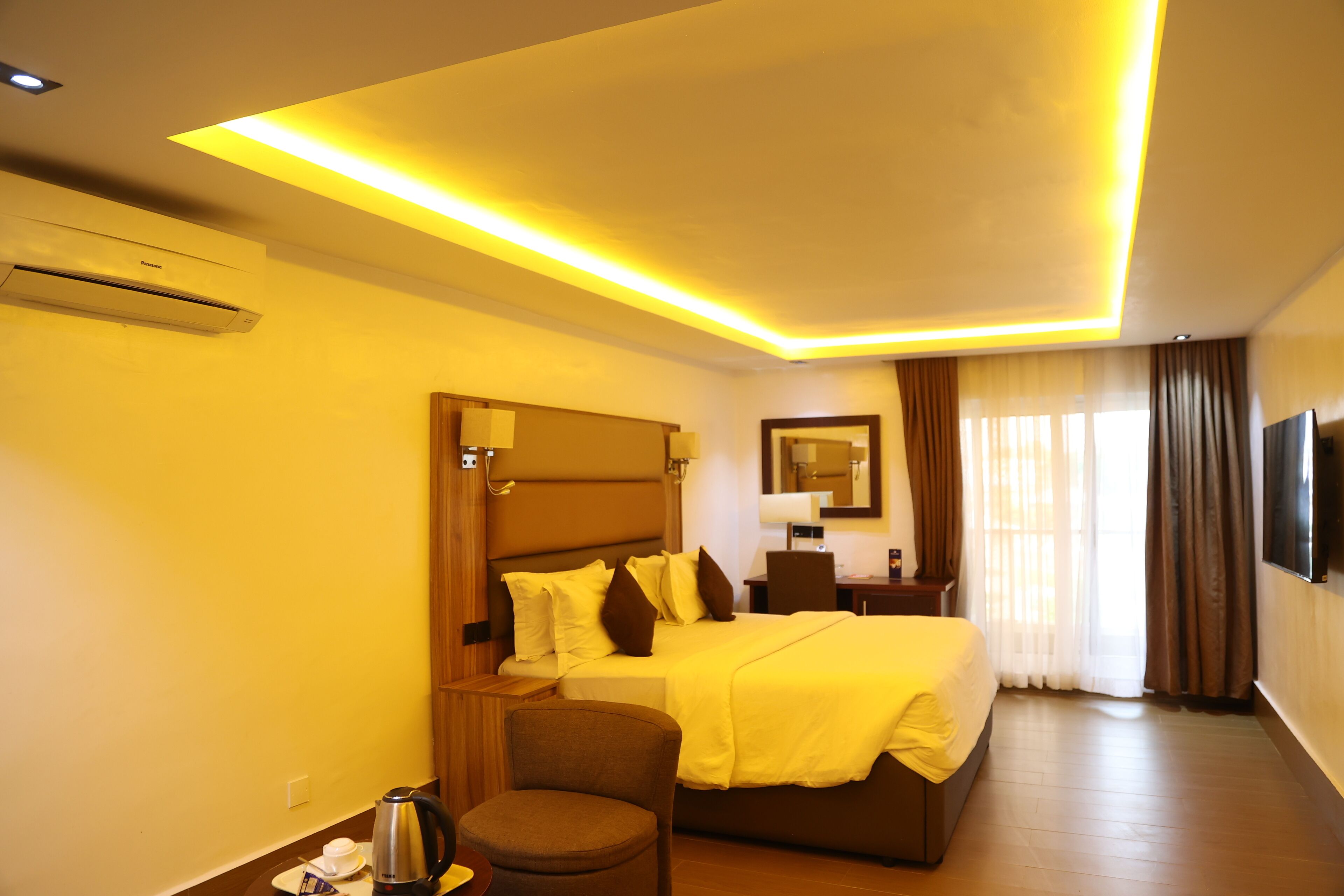 Deluxe Room, 1 King Bed, Air conditioning, Garden View | Premium bedding, individually decorated, individually furnished, desk