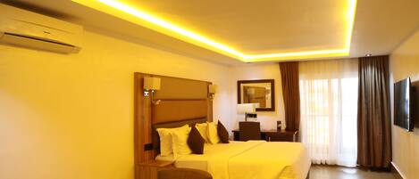 Deluxe Room, 1 King Bed, Air conditioning, Garden View